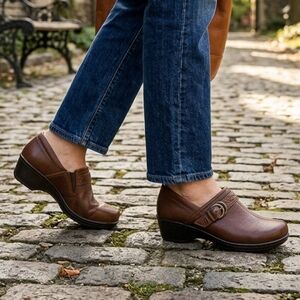 Comfortable Malone Clogs EUC ❤️